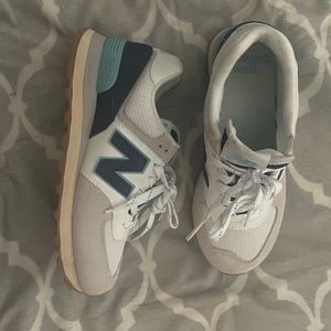 new balance tennis worn once